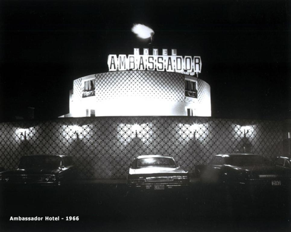 Ambassador Hotel Sudbury Extérieur photo