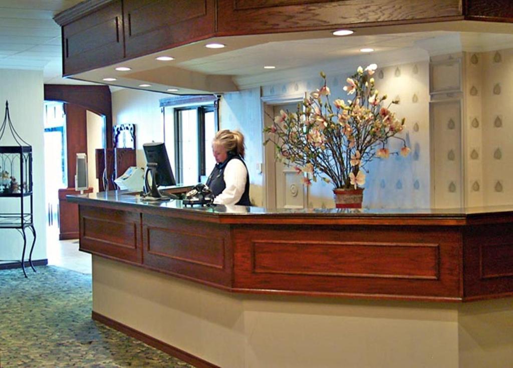 Ambassador Hotel Sudbury Extérieur photo