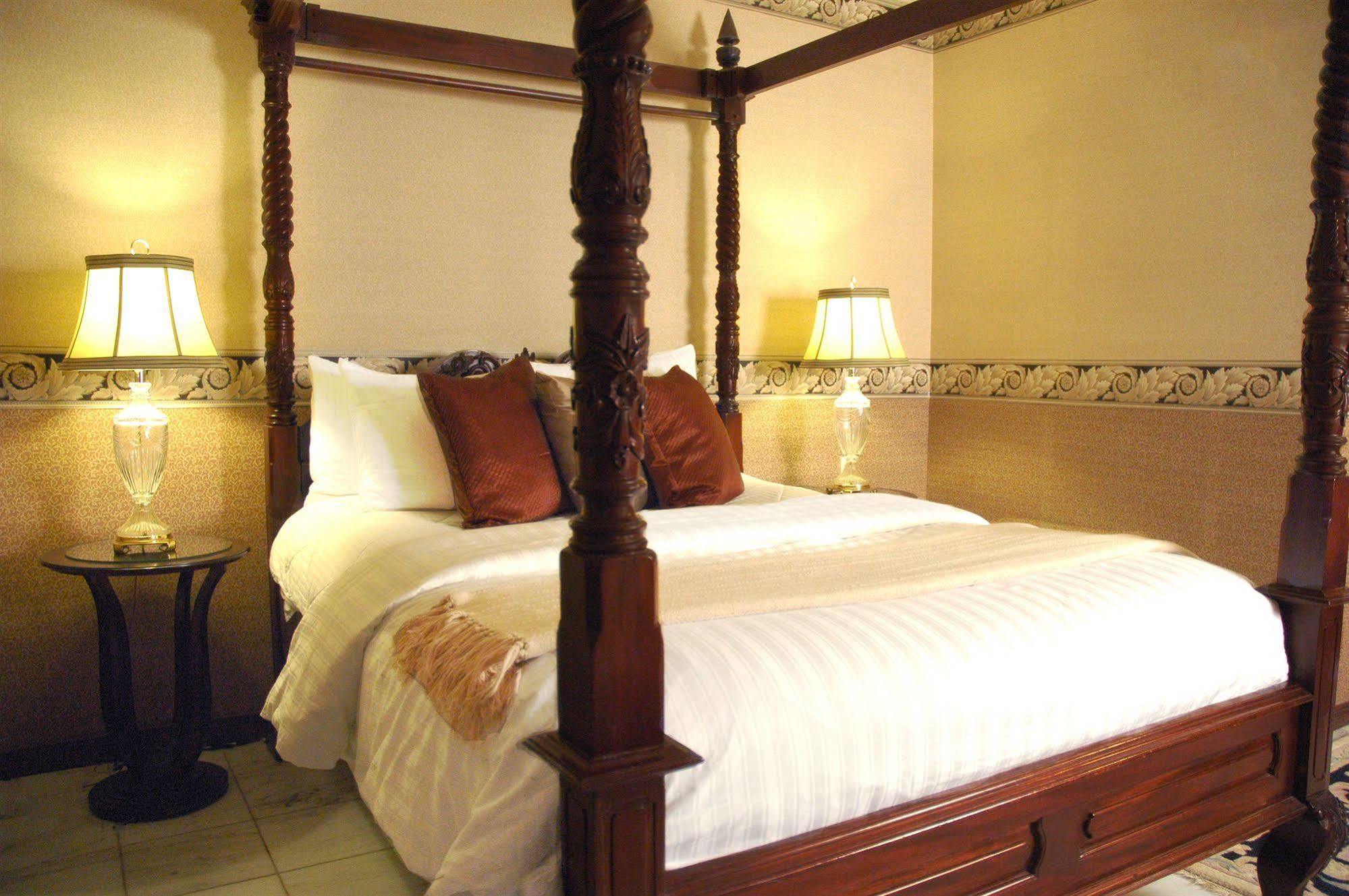 Ambassador Hotel Sudbury Extérieur photo