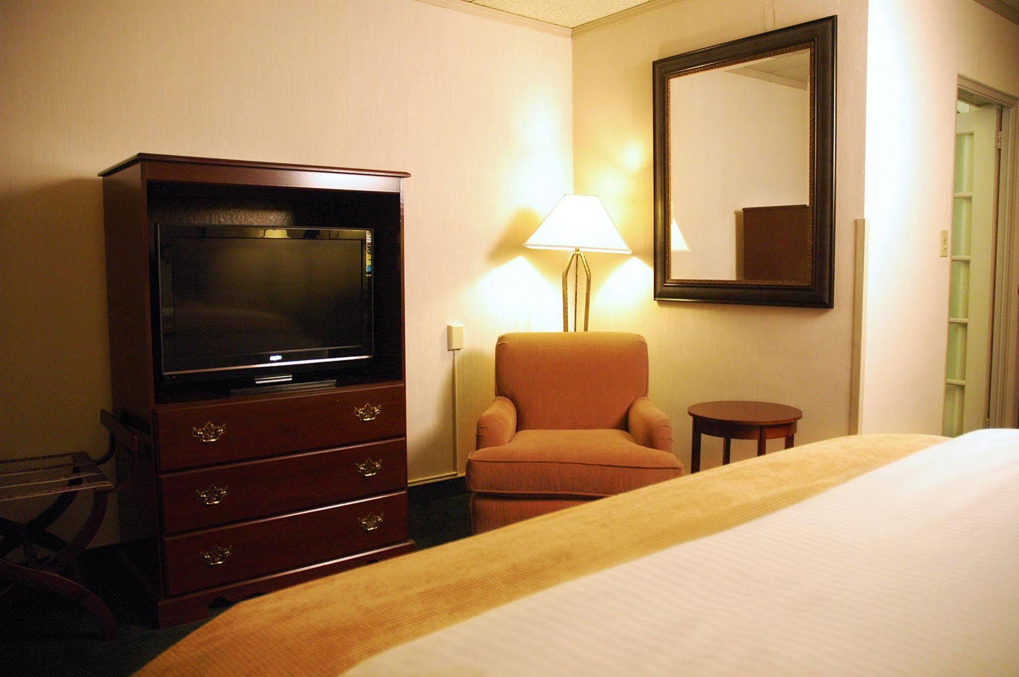 Ambassador Hotel Sudbury Extérieur photo